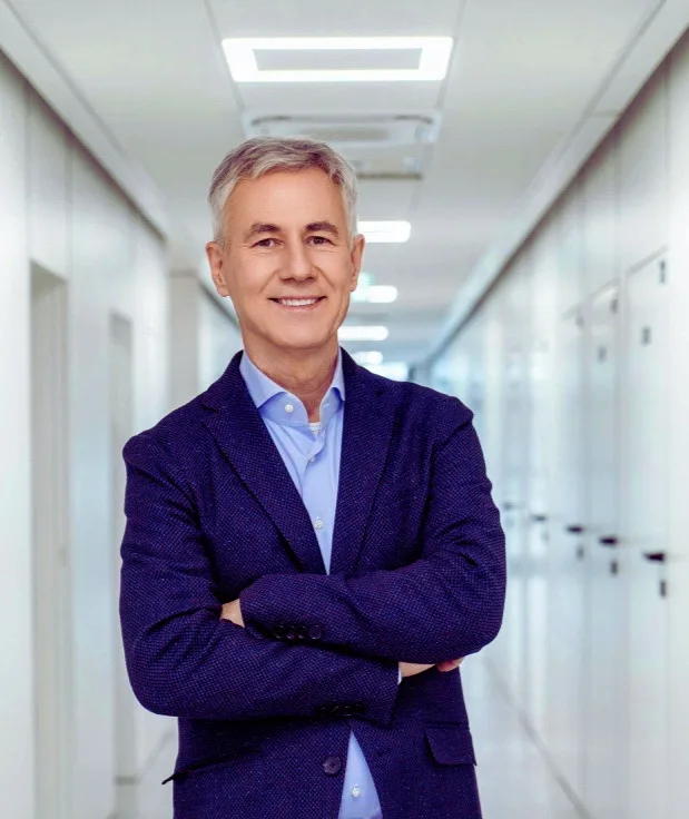 Prof. dr hab. n. med. Krzysztof Szymanowski - Specjalista Ginekologii i Położnictwa z 30-letnim doświadczeniem